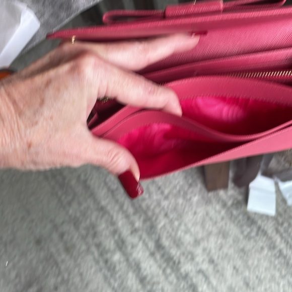 Prada Pink Wallet with Bow Detail and Gold Logo. All inclusion - Picture 7 of 7